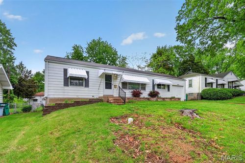 10220 Tappan Dr, Saint Louis, MO, 63137-2037 | Card Image