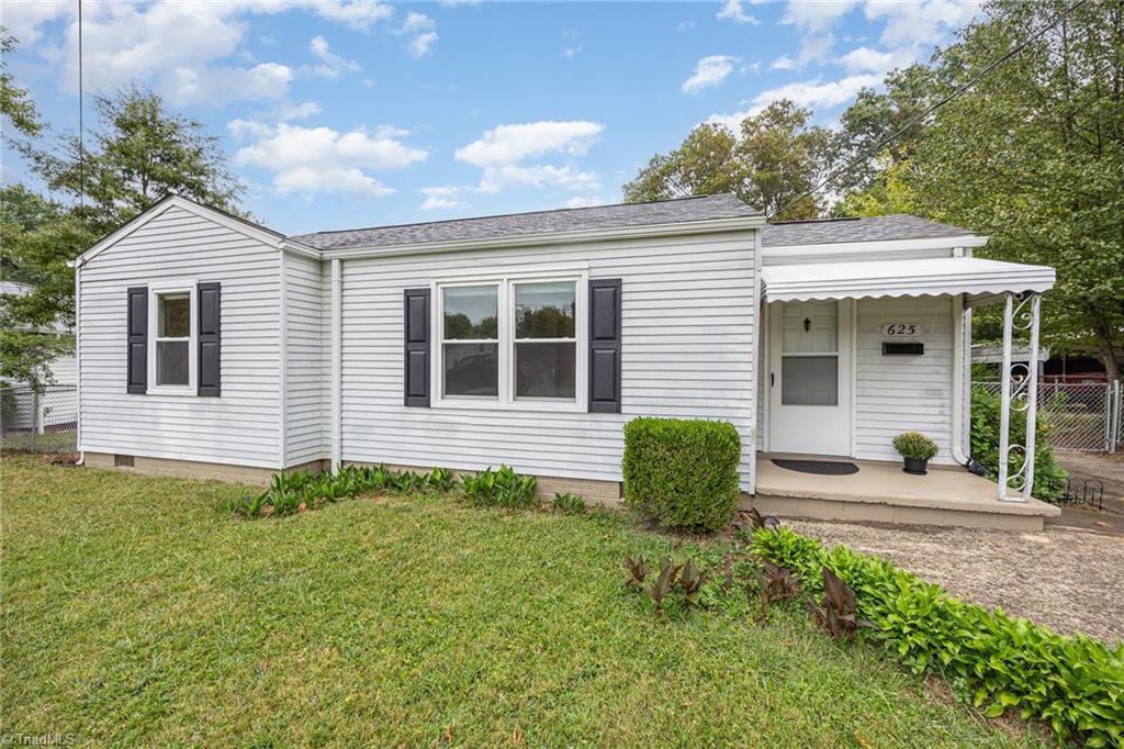 Clemson Cir, Winston Salem, NC 27107