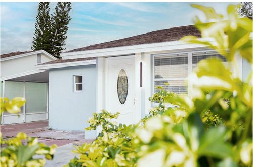 8905 Rocky Run Ct, TAMPA, FL, 33634-1116 | Card Image