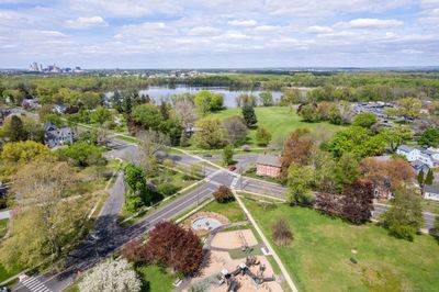 194 Hartford Avenue, House other with 5 bedrooms, 4 bathrooms and null parking in Wethersfield CT | Image 3