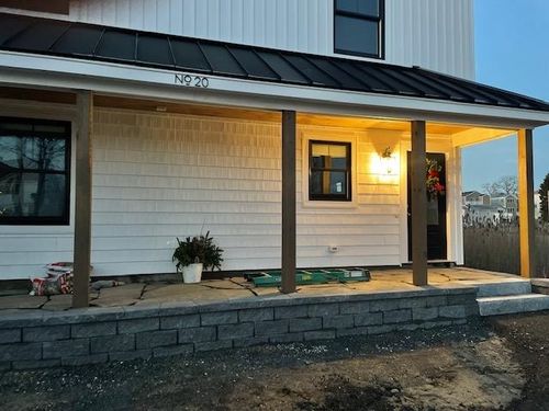 b-20 Gill St, Hampton, NH, 03842-4245 | Card Image