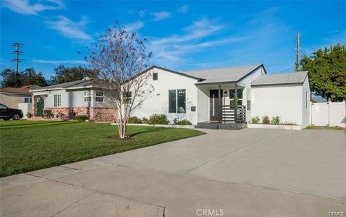 1486 N Clybourn Ave, Burbank, CA, 91505-2002 | Card Image
