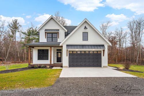 10048 Barberry Ln, Howard City, MI, 49329-8202 | Card Image