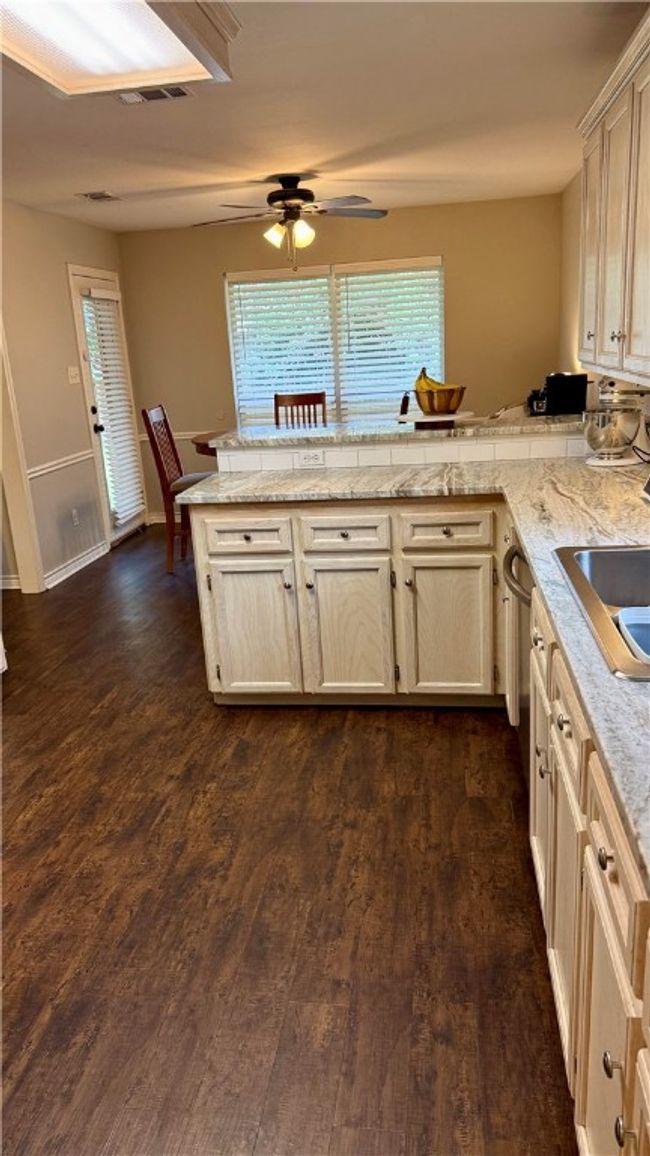 244 Stuttgart Cir, House other with 3 bedrooms, 2 bathrooms and null parking in College Station TX | Image 8