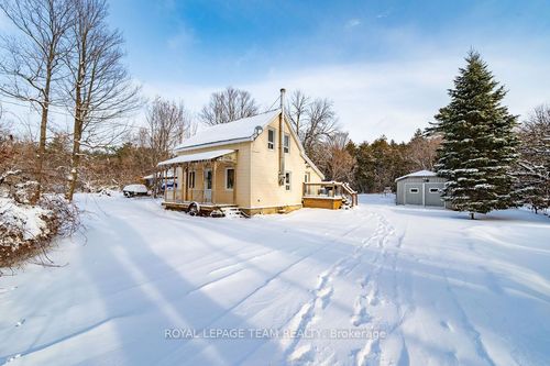 160 Burnstown Rd, White Lake, ON, K0A3L0 | Card Image