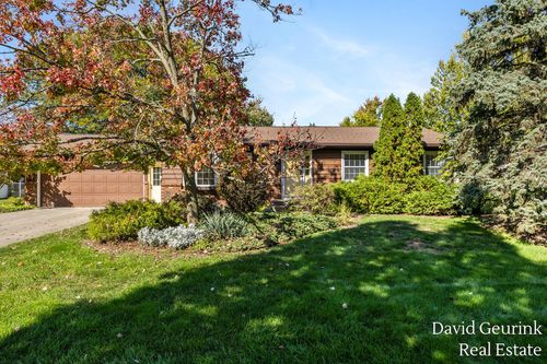 5873 Glenmoor Dr Se, Kentwood, MI, 49508-6555 | Card Image