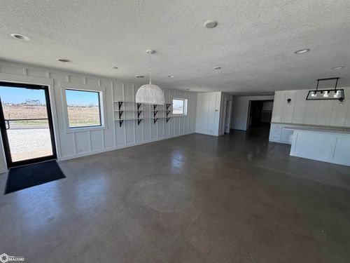 936 E Us Highway 30, Carroll, IA, 51401-2620 | Card Image