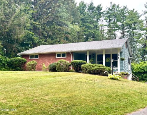 909 Ash Tree Ln, Niskayuna, NY, 12309-1724 | Card Image