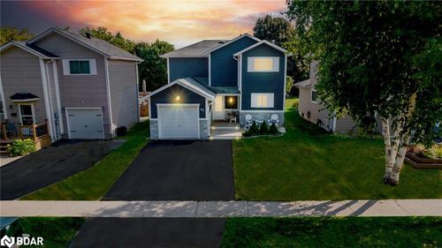 85 Elizabeth St, Barrie, ON, L4N6P2 | Card Image