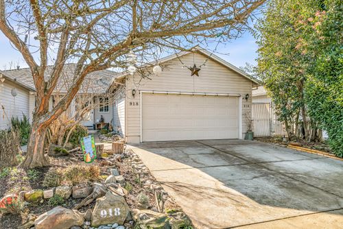 918 Brandi Way, Central Point, OR, 97502-2961 | Card Image