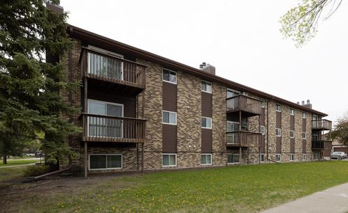 d10-1102 23rd St S, Fargo, ND, 58103-2953 | Card Image