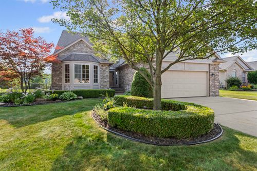 53120 Fox Pointe Dr, New Baltimore, MI, 48047-6369 | Card Image