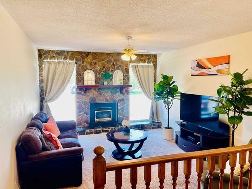 146 Oxford Road W, Lethbridge, AB, T1K4V4 | Card Image