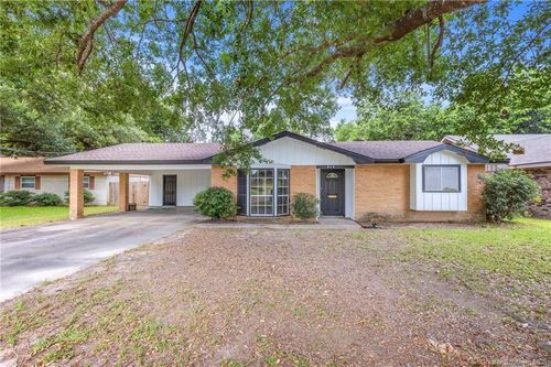 414 Crestwood St, Lake Charles, LA, 70605-6820 | Card Image