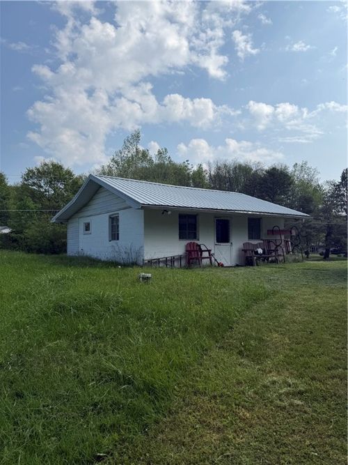 3645 Douthett Dr, Jamestown, PA, 16134-4041 | Card Image