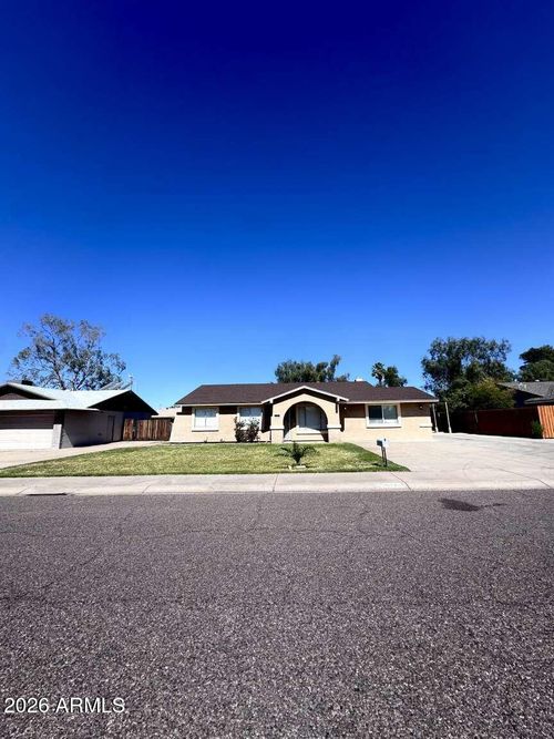 3008 W Angela Dr, Phoenix, AZ, 85053-1916 | Card Image
