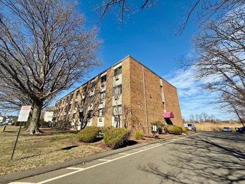 unit-c7-1168 Main St, Stratford, CT, 06615-7052 | Card Image