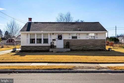 10 Laclede Dr, Burlington, NJ, 08016-2902 | Card Image