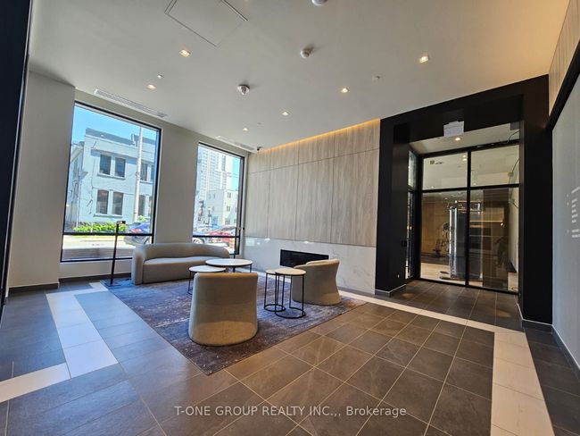 1204 - 1 Jarvis St, Condo with 2 bedrooms, 2 bathrooms and null parking in Hamilton ON | Image 4