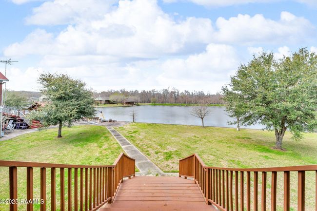 Porch view | Image 15