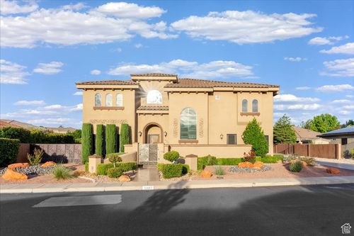 1607 Fairway Dr, Washington, UT, 84780-8877 | Card Image