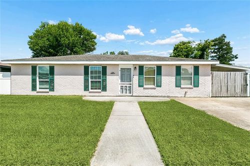 2828 Guerra Dr, Violet, LA, 70092-2933 | Card Image