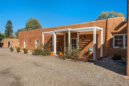 908 Galisteo St, Santa Fe, NM, 87505-8816 | Card Image