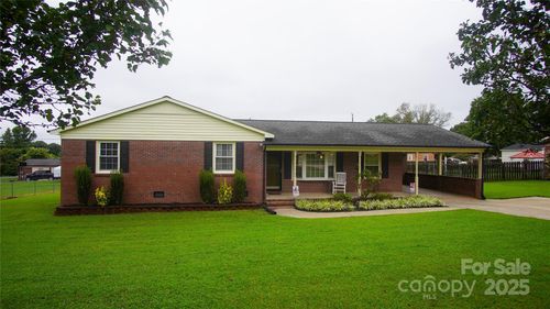 112 White Plains Dr, Kings Mountain, NC, 28086-9252 | Card Image