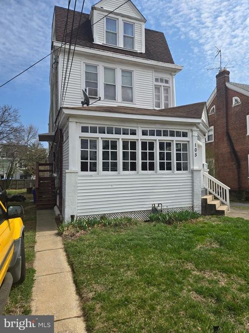 105 W 24th St, CHESTER, PA, 19013-5031 | Card Image