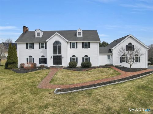 21 Hidden Pond Dr, Watertown, CT, 06795-1028 | Card Image