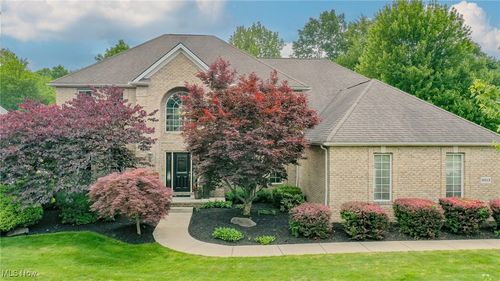 9013 Crooked Creek Ln, Broadview Heights, OH, 44147-2848 | Card Image
