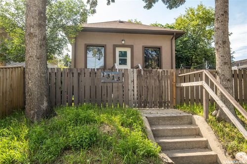 1313 6th Avenue W, Prince Albert, SK, S6V5J7 | Card Image