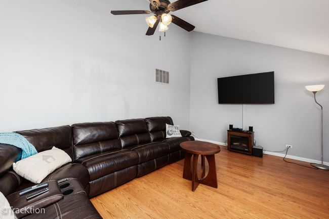 2008 Primrose Dr, Home with 3 bedrooms, 3 bathrooms and null parking in Plainfield IL | Image 10