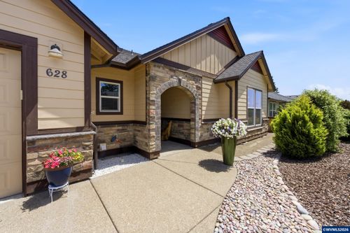 628 Nw Hillcrest Dr, Dallas, OR, 97338-1749 | Card Image
