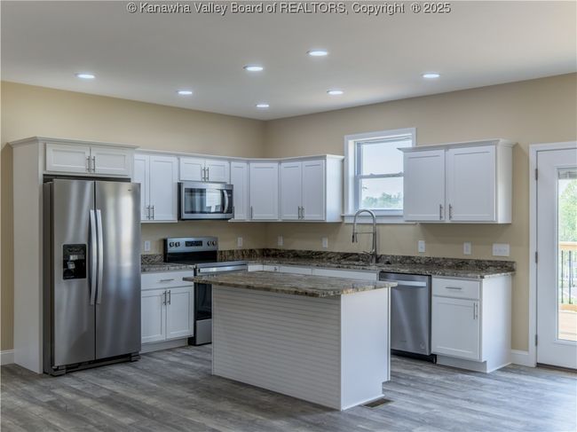 175 Precious Dr, House other with 3 bedrooms, 2 bathrooms and null parking in Hurricane WV | Image 7