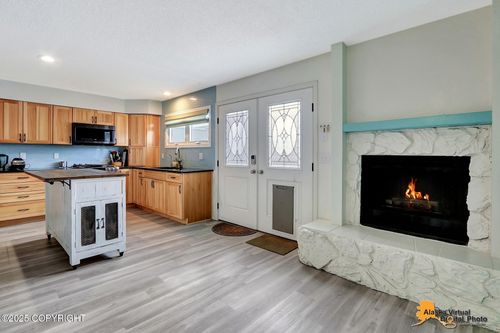 17e-3265 Montclaire Ct, Anchorage, AK, 99503-4631 | Card Image