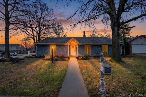 7805 S 70th East Ave, Tulsa, OK, 74133-7806 | Card Image