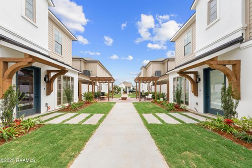 unit-802a-115 Gaunt Ln, Youngsville, LA, 70592-7032 | Card Image