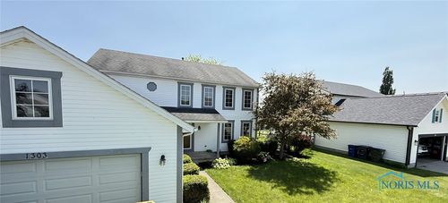 1303 Finch Dr, Bowling Green, OH, 43402-8847 | Card Image