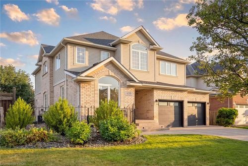 608 Bluenose Cres, Waterloo, ON, N2K4C5 | Card Image