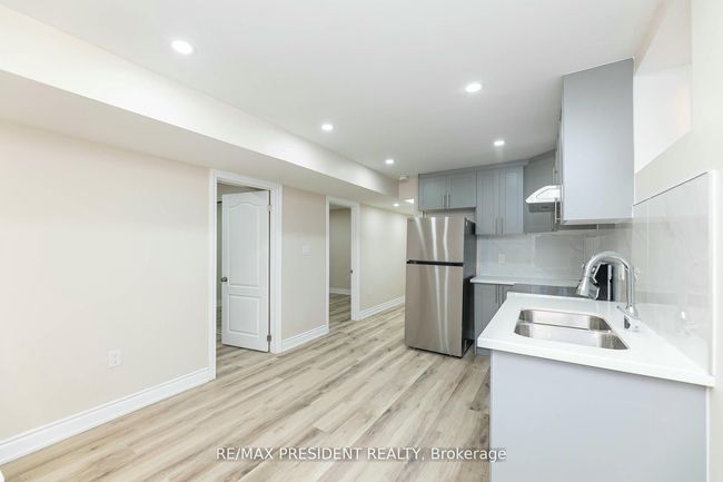 8 Troyer St, House other with 3 bedrooms, 1 bathrooms and 1 parking in Brampton ON | Image 7