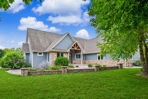 2635 Sunset Rd, Port Washington, WI, 53074-9768 | Card Image