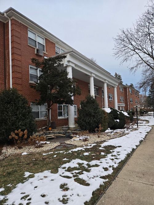 apt-d2w-570 Princeton St, Des Plaines, IL, 60016-2054 | Card Image