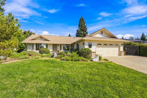 3090 Howard Dr, Redding, CA, 96001-6107 | Card Image