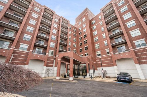 403-1700 Riverwoods Dr, Melrose Park, IL, 60160-1614 | Card Image