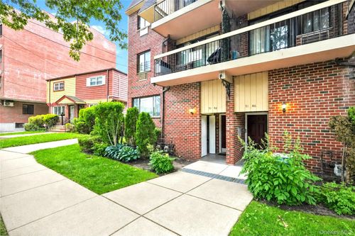 3-71-48 162nd St, Fresh Meadows, NY, 11365-2435 | Card Image