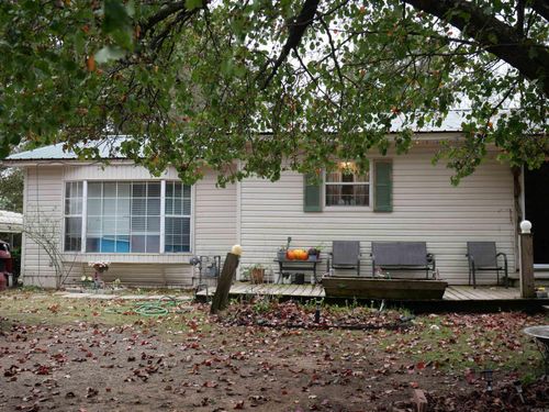 718 Oak St, Prescott, AR, 71857-2751 | Card Image