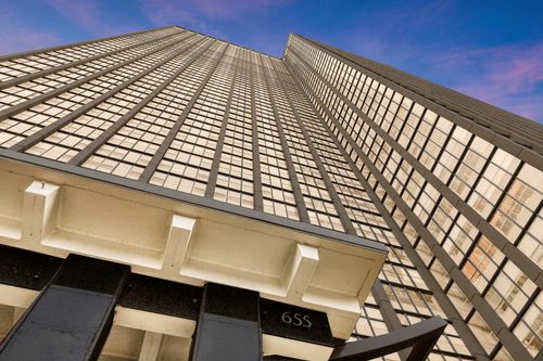 5013-655 W Irving Park Rd, Chicago, IL, 60613-6306 | Card Image