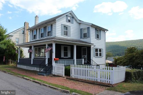 210 E Broad St, WILLIAMSTOWN, PA, 17098-1111 | Card Image