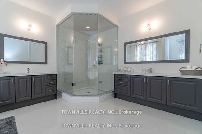 13 John Carroll Dr, House other with 8 bedrooms, 7 bathrooms and 8 parking in Brampton ON | Image 17